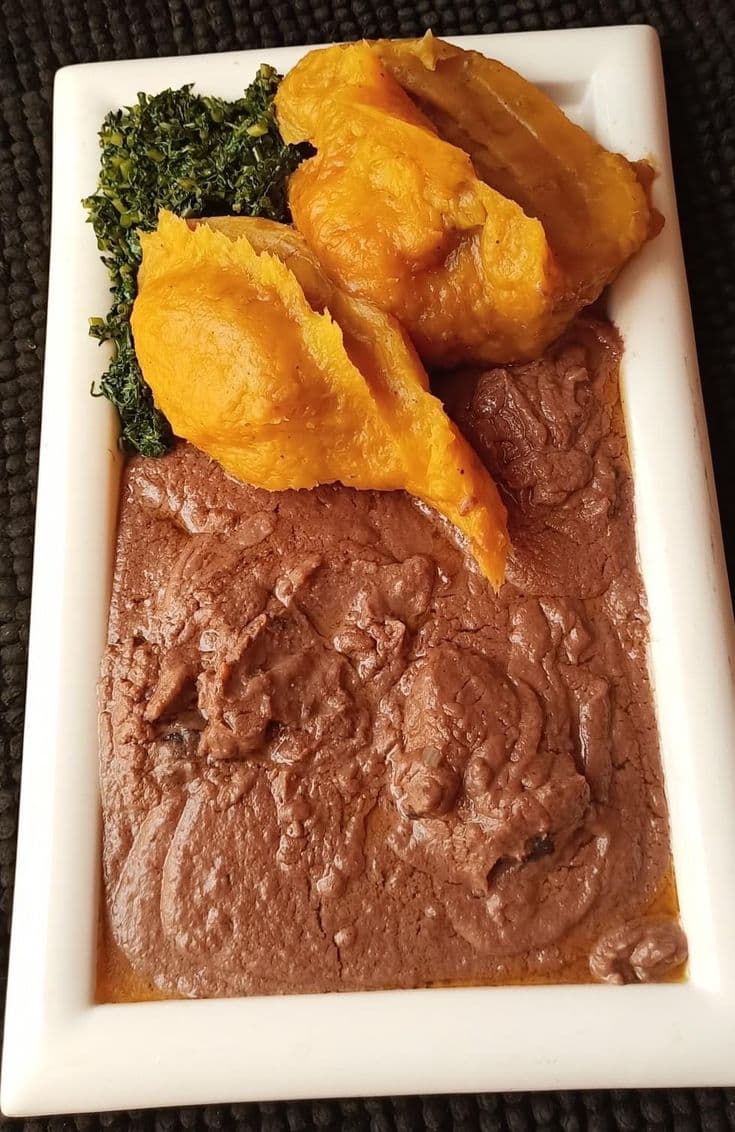 Matooke with Groundnut Sauce